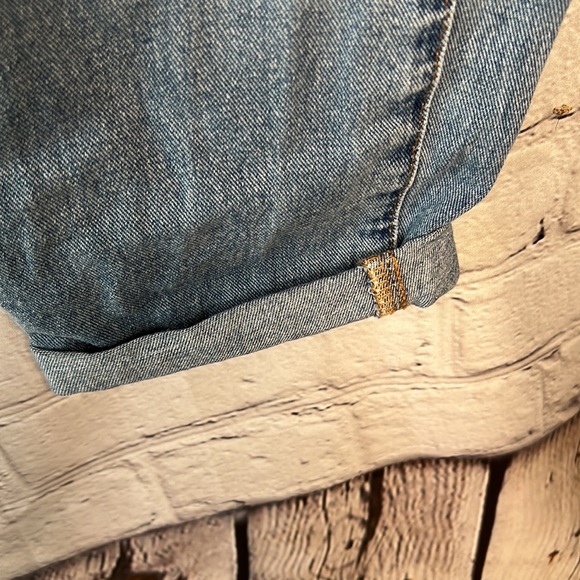 BDG Urban Outfitters high rise waist mom jean boyfriend cuffed distressed hole - Picture 3 of 11